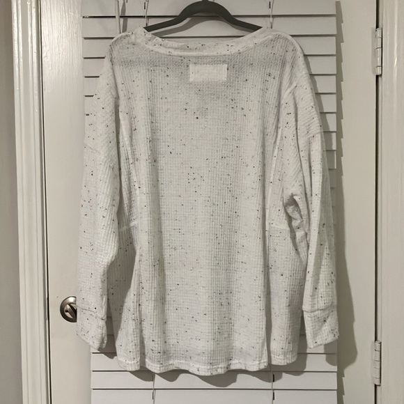 White Speckled Pull Over Top - Picture 6 of 6